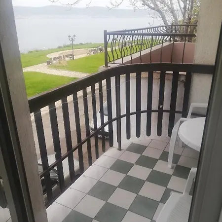 антон петров 3* نيسيبار