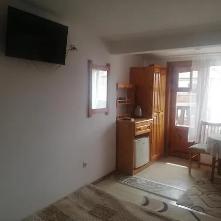 антон петров 3* نيسيبار
