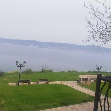 антон петров 3* Νεσέμπαρ