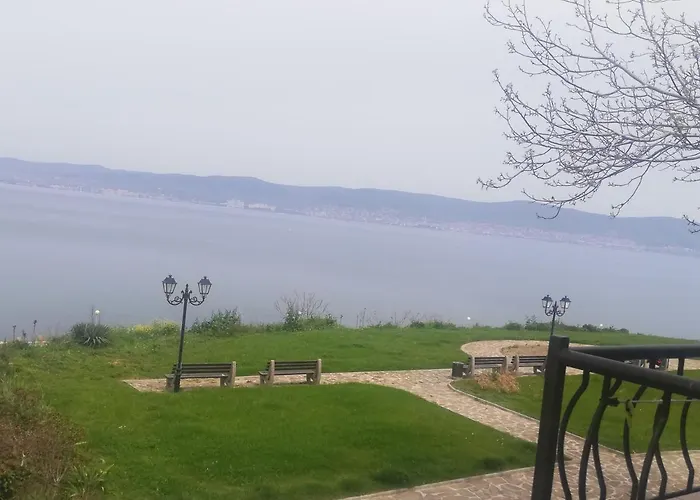 антон петров * Νεσέμπαρ